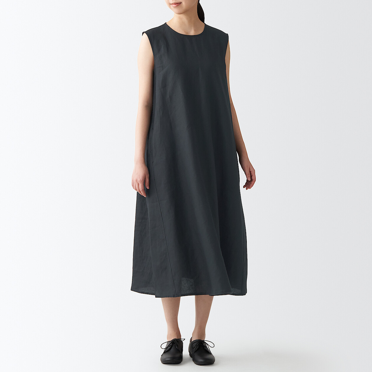 Shop French Linen Sleeveless Dress online | Muji Qatar